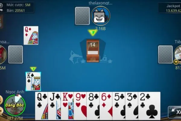 Phỏm Online Khác Phỏm Truyền Thống Như Nào?